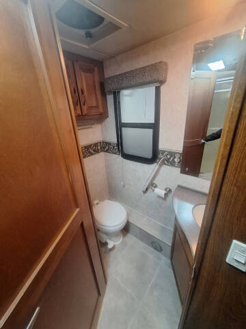 2004 Fleetwood RV Discovery 39S