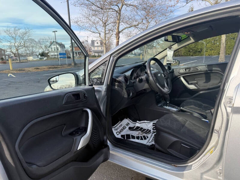 2012 Ford Fiesta SEL