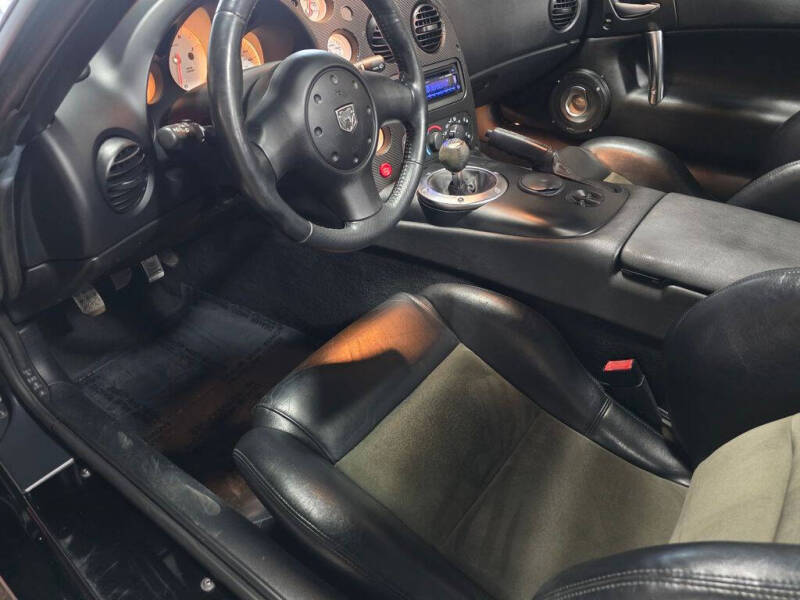 2004 Dodge Viper SRT-10