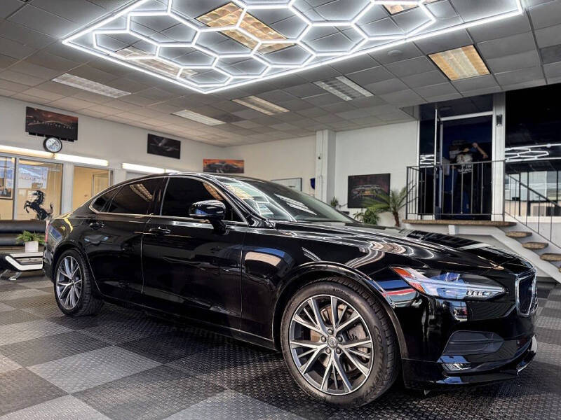 2017 Volvo S90 T6 Momentum