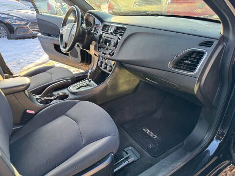 2013 Chrysler 200 Touring