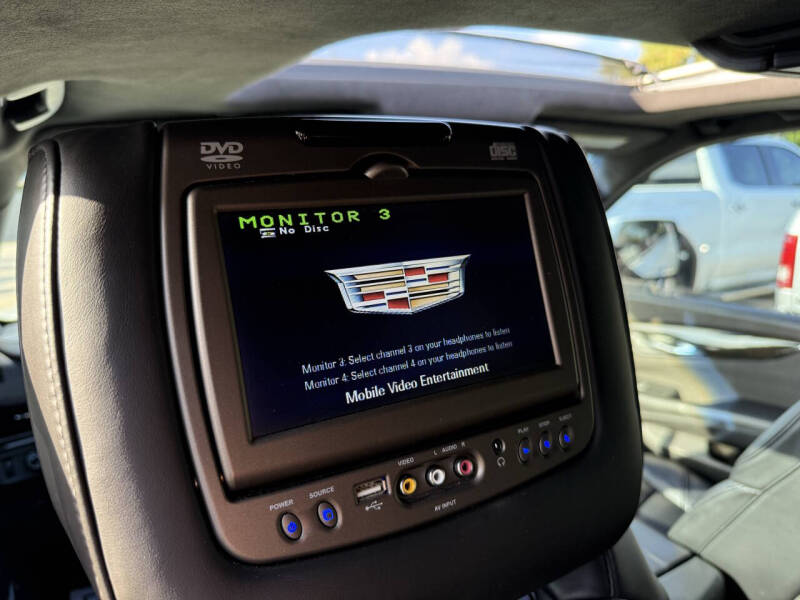 2017 Cadillac Escalade Platinum