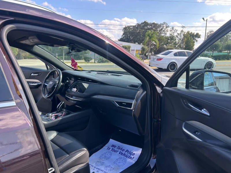 2020 Cadillac XT4 Premium Luxury