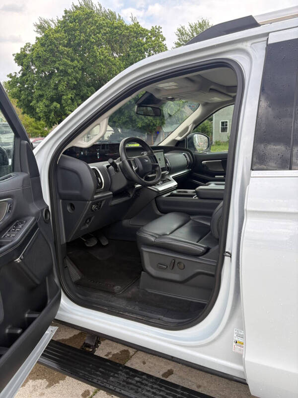 2025 Ford Expedition Platinum