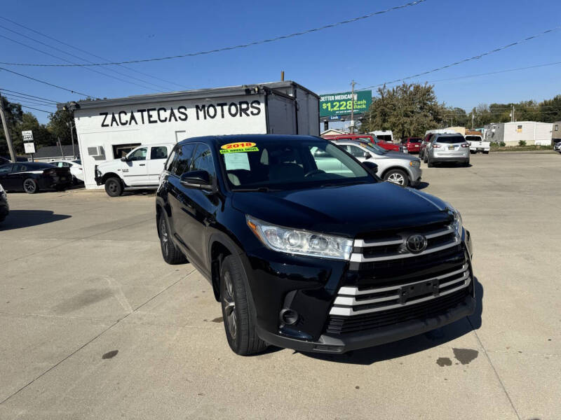 2018 Toyota Highlander LE's photo