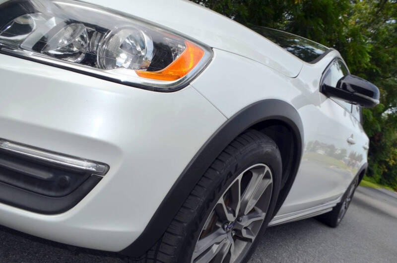 2018 Volvo V60 Cross Country T5 Premier