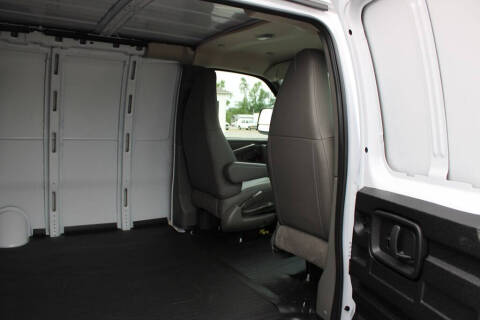 2025 Chevrolet Express 2500