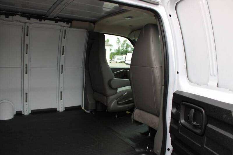 2025 Chevrolet Express 2500