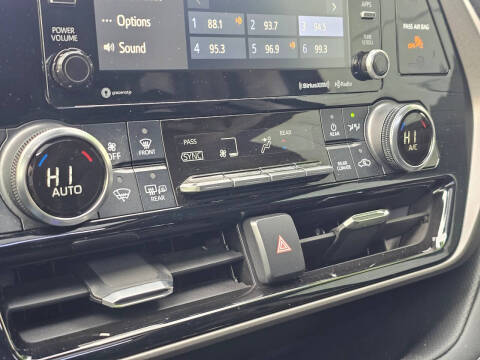 2022 Toyota Highlander XLE