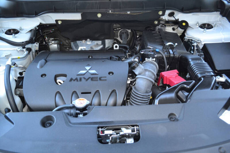 2025 Mitsubishi Outlander Sport LE