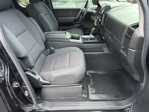 2014 Nissan Titan SV