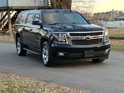 2017 Chevrolet Suburban for sale at OVERDRIVE AUTO SALES, LLC. in Clarksville IN