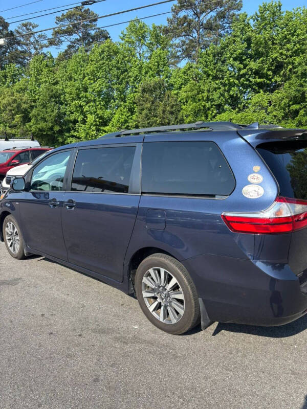 2018 Toyota Sienna LE 7-Passenger