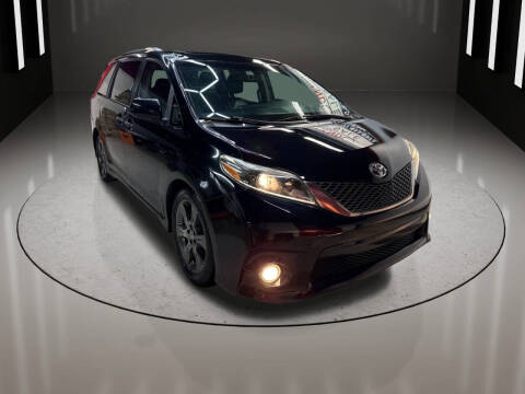 2016 Toyota Sienna SE 8-Passenger