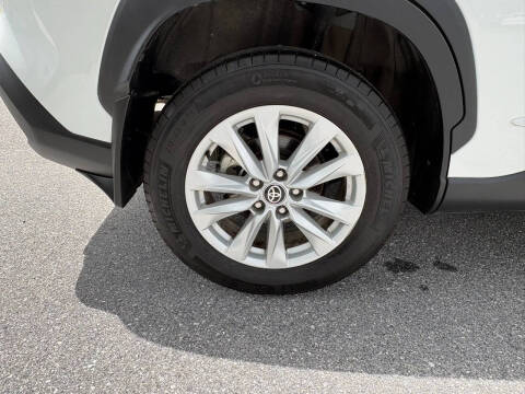 2024 Toyota Corolla Cross LE