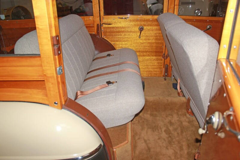 1948 Ford Super Deluxe