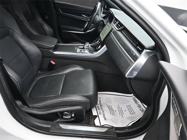 2022 Jaguar XF P300 R-Dynamic SE