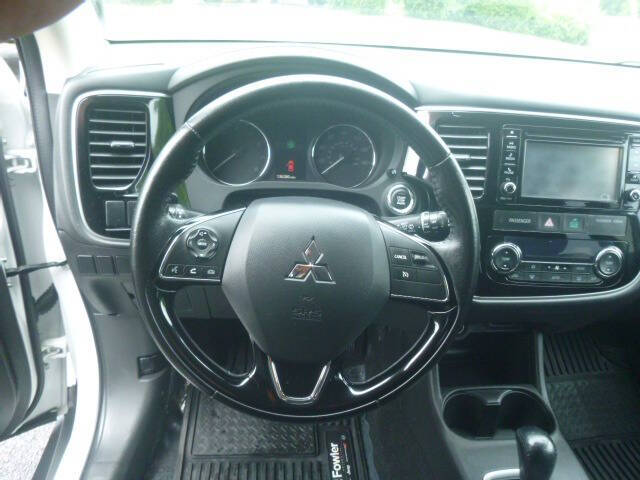 2016 Mitsubishi Outlander SE