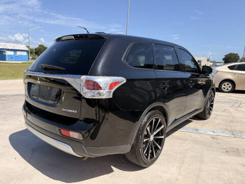 2015 Mitsubishi Outlander SE