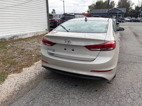 2017 Hyundai Elantra SE