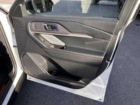 2025 Ford Explorer ST