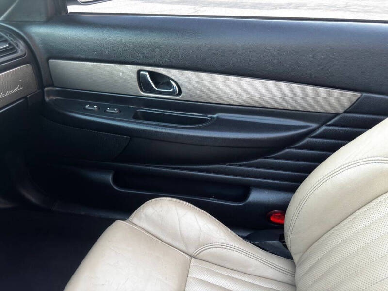 2004 Ford Thunderbird Deluxe