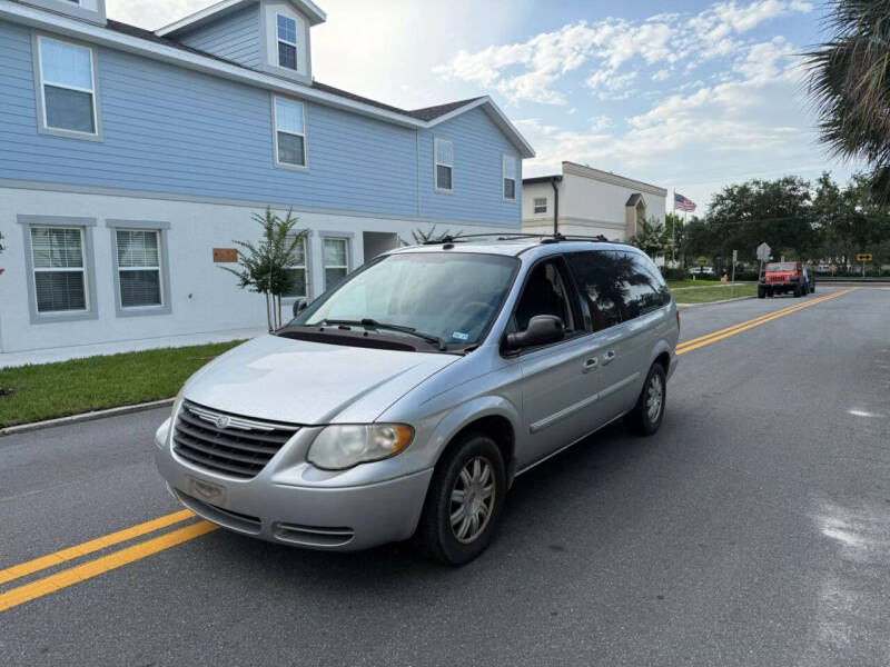 2005 Chrysler Town and Country Touring
