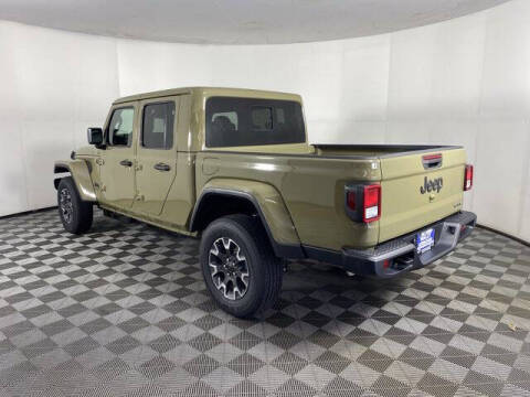2026 Jeep Gladiator Sahara