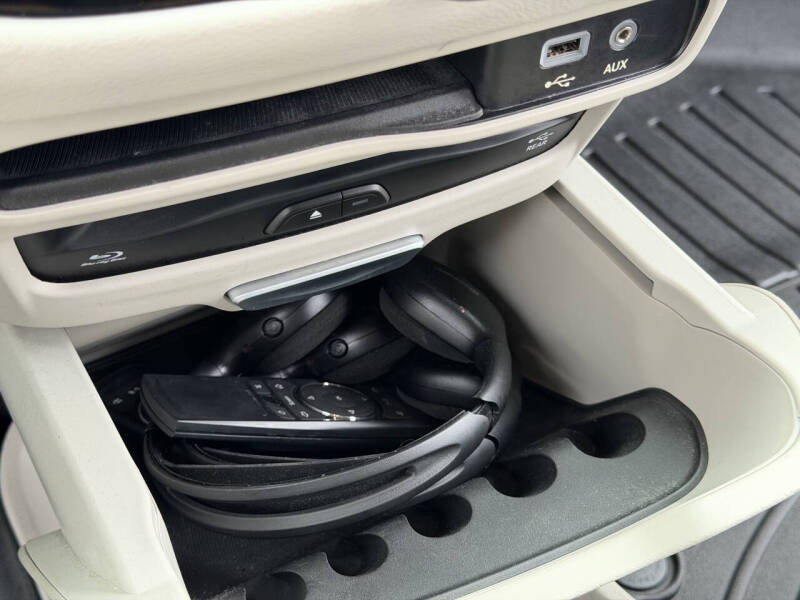 2017 Chrysler Pacifica Touring-L Plus