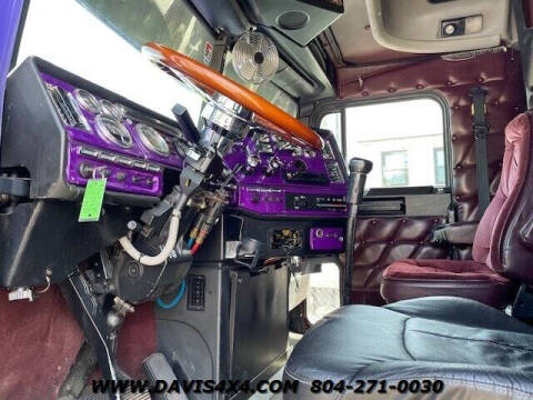 2000 Freightliner Conventional XL