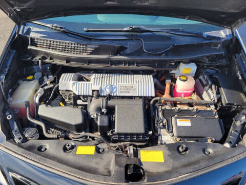 2013 Toyota Prius v Two