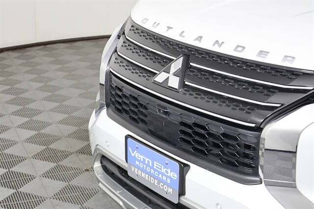 2023 Mitsubishi Outlander SE