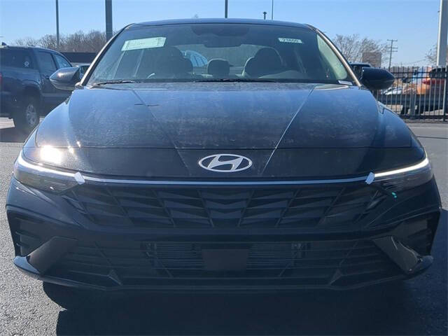 2025 Hyundai Elantra Hybrid Limited