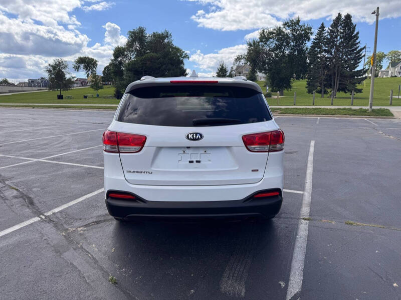 2016 Kia Sorento LX