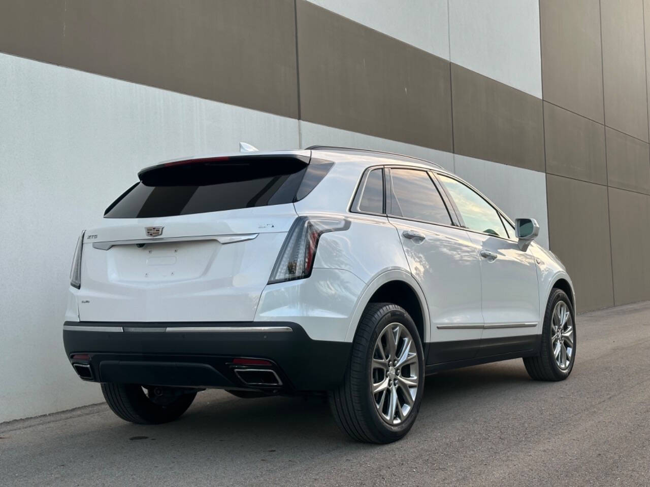 2020 Cadillac XT5 for sale at Phoenix Motor Co in Romulus, MI