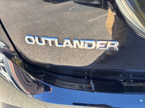 2020 Mitsubishi Outlander LE