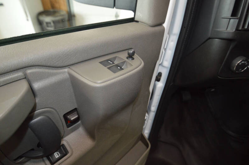 2024 Chevrolet Express 2500