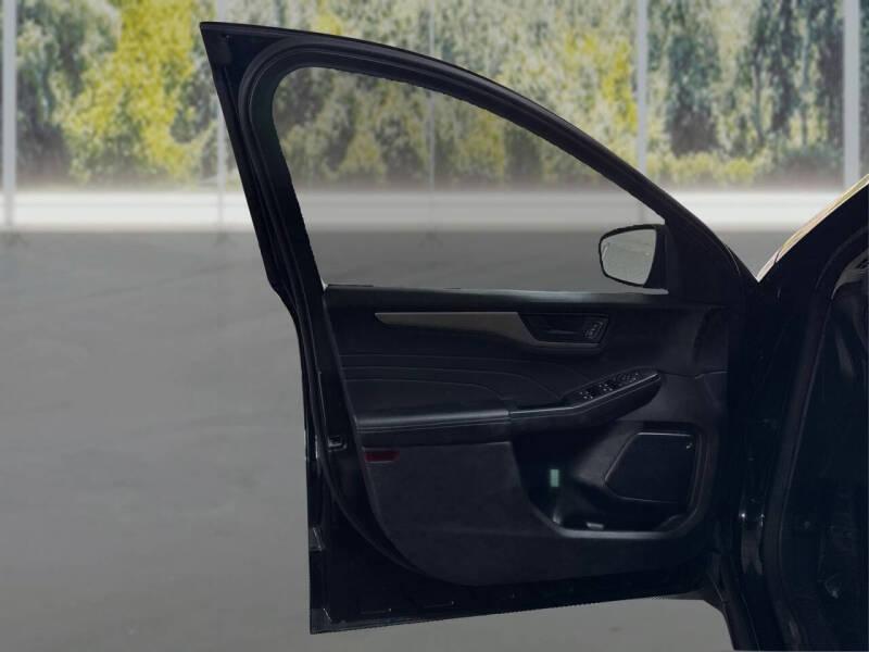 2022 Ford Escape S