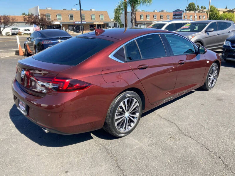 2018 Buick Regal Sportback Essence
