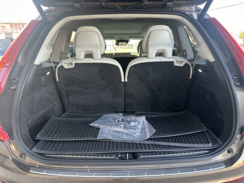 2017 Volvo XC90 T6 Momentum