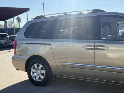 2007 Hyundai Entourage SE