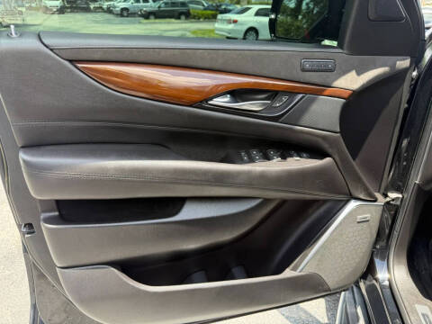 2019 Cadillac Escalade Luxury