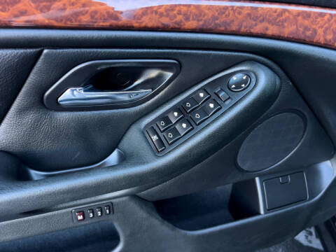 2002 BMW 5 Series 525i