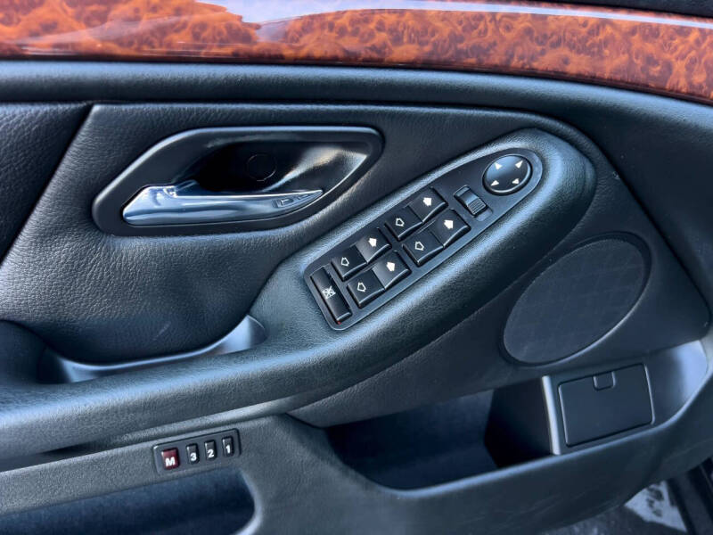 2002 BMW 5 Series 525i