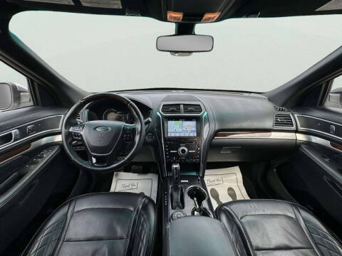2017 Ford Explorer Platinum