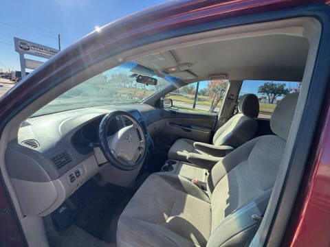 2010 Toyota Sienna LE 7-Passenger