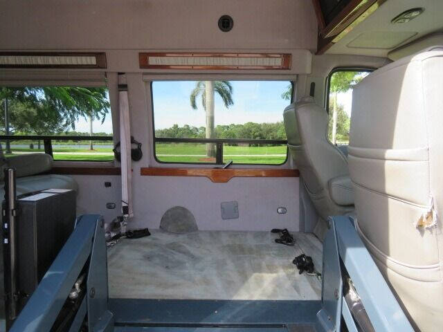 2010 Ford E-Series E-350 SD