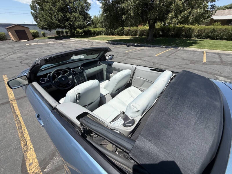 2007 Ford Mustang V6 Deluxe