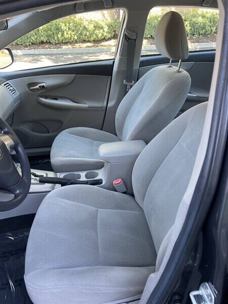 2012 Toyota Corolla LE