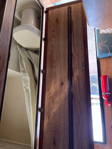 1991 Cascade 10 Ft Truck Camper